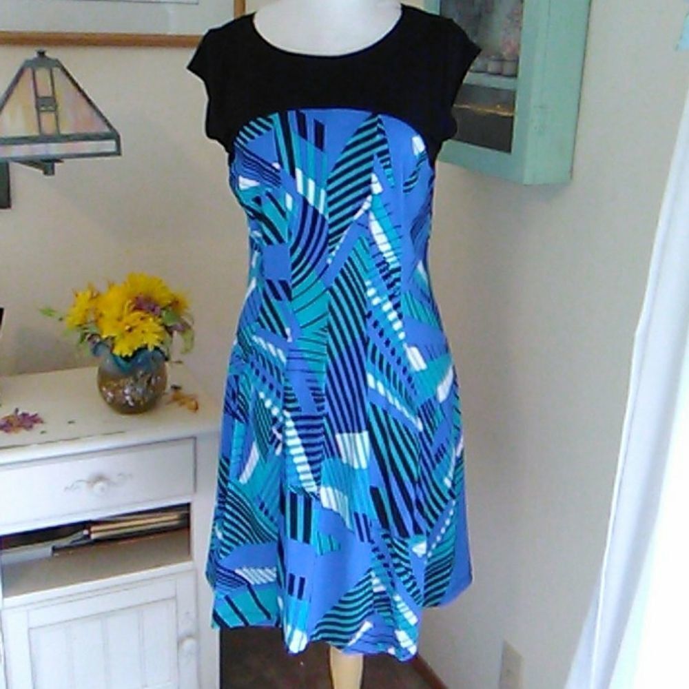 Signature by Robbie Bee